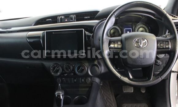 Acheter Occasion Voiture Toyota Hilux Blanc à Borrowdale, Harare Acheter Occasion Voiture Toyota Hilux Blanc à Borrowdale, Harare