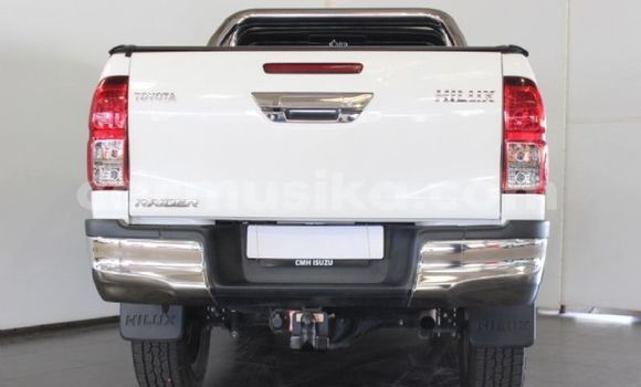 Acheter Occasion Voiture Toyota Hilux Blanc à Borrowdale, Harare Acheter Occasion Voiture Toyota Hilux Blanc à Borrowdale, Harare