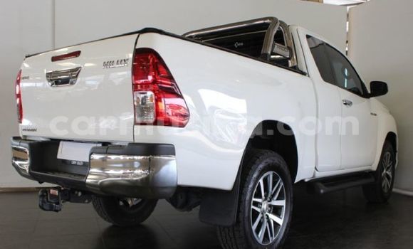 Acheter Occasion Voiture Toyota Hilux Blanc à Borrowdale, Harare Acheter Occasion Voiture Toyota Hilux Blanc à Borrowdale, Harare