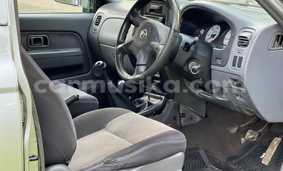 Buy Used Nissan Navara Silver Car in Harare in Harare Buy Used Nissan Navara Silver Car in Harare in Harare