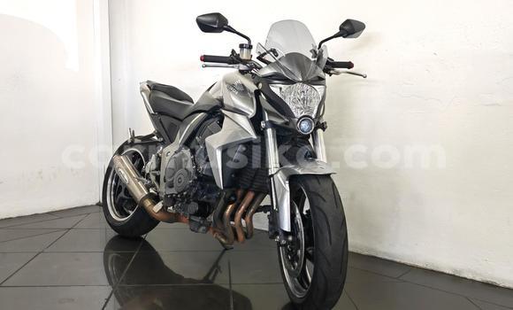 Acheter Occasion Moto Honda CB Gris à Beitbridge, Matabeleland South Acheter Occasion Moto Honda CB Gris à Beitbridge, Matabeleland South