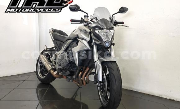 Acheter Occasion Moto Honda CB Gris à Beitbridge, Matabeleland South Acheter Occasion Moto Honda CB Gris à Beitbridge, Matabeleland South