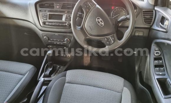 Buy Used Hyundai i20 White Car in Beitbridge in Matabeleland South Buy Used Hyundai i20 White Car in Beitbridge in Matabeleland South