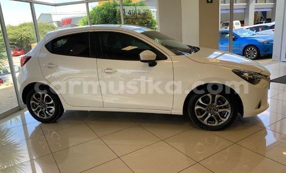 Buy Used Mazda 2 White Car in Beitbridge in Matabeleland South Buy Used Mazda 2 White Car in Beitbridge in Matabeleland South