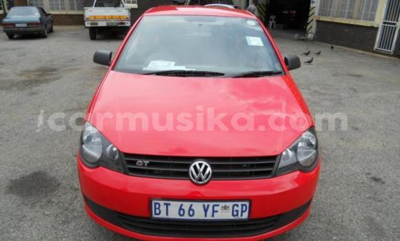 Nunua Ilio tumika Volkswagen Polo Nyekundu Gari ndani ya Beitbridge nchini Matabeleland Kusini