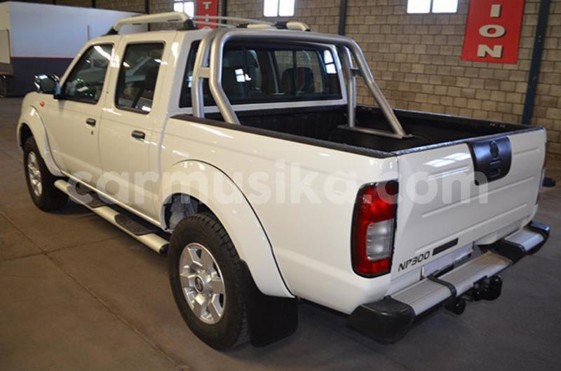 Big with watermark nissan np 300 matabeleland south beitbridge 29230