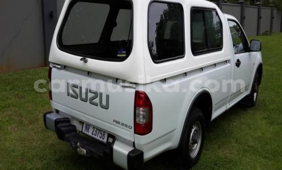 Tenga Tsaru Isuzu KB Chena Mota in Beitbridge in Matabeleland South Tenga Tsaru Isuzu KB Chena Mota in Beitbridge in Matabeleland South