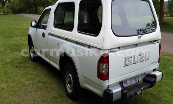 Tenga Tsaru Isuzu KB Chena Mota in Beitbridge in Matabeleland South Tenga Tsaru Isuzu KB Chena Mota in Beitbridge in Matabeleland South