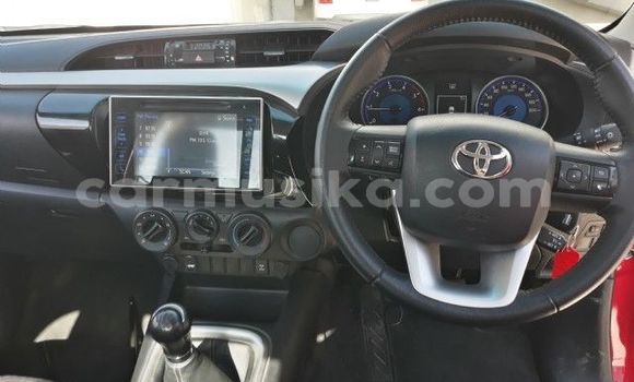 Buy Used Toyota Hilux Red Car in Beitbridge in Matabeleland South Buy Used Toyota Hilux Red Car in Beitbridge in Matabeleland South
