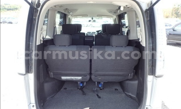 Tenga Tsaru Nissan Serena Sirivha Mota in Beitbridge in Matabeleland South Tenga Tsaru Nissan Serena Sirivha Mota in Beitbridge in Matabeleland South