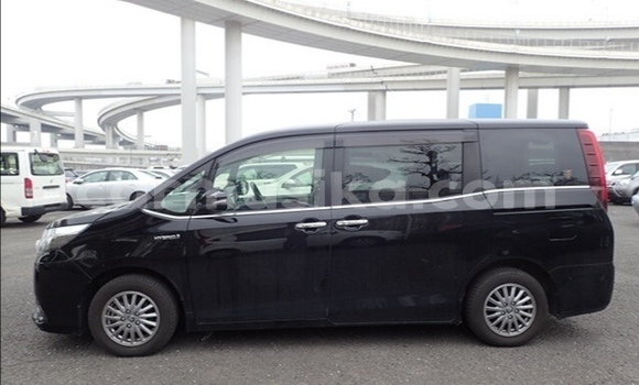 Acheter Occasion Voiture Toyota Esquire Noir à Beitbridge, Matabeleland South Acheter Occasion Voiture Toyota Esquire Noir à Beitbridge, Matabeleland South