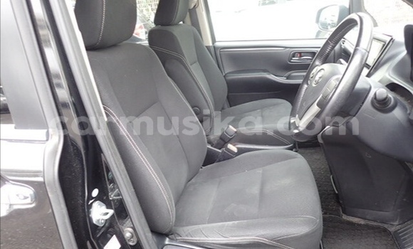 Acheter Occasion Voiture Toyota Esquire Noir à Beitbridge, Matabeleland South Acheter Occasion Voiture Toyota Esquire Noir à Beitbridge, Matabeleland South