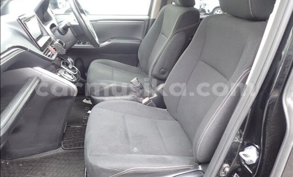 Acheter Occasion Voiture Toyota Esquire Noir à Beitbridge, Matabeleland South Acheter Occasion Voiture Toyota Esquire Noir à Beitbridge, Matabeleland South