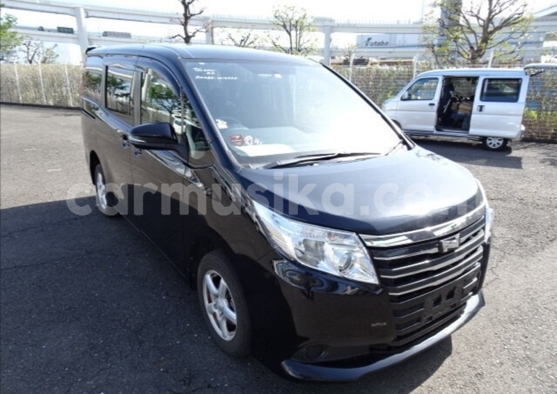 Big with watermark toyota noah matabeleland south beitbridge 29238