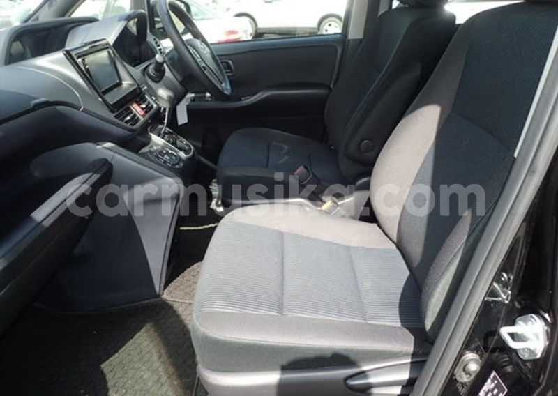 Big with watermark toyota noah matabeleland south beitbridge 29238