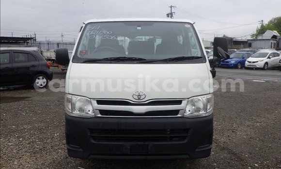 Acheter Occasion Voiture Toyota RegiusAce Blanc à Beitbridge, Matabeleland South Acheter Occasion Voiture Toyota RegiusAce Blanc à Beitbridge, Matabeleland South