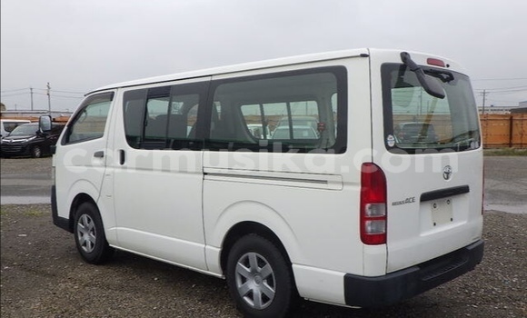 Acheter Occasion Voiture Toyota RegiusAce Blanc à Beitbridge, Matabeleland South Acheter Occasion Voiture Toyota RegiusAce Blanc à Beitbridge, Matabeleland South