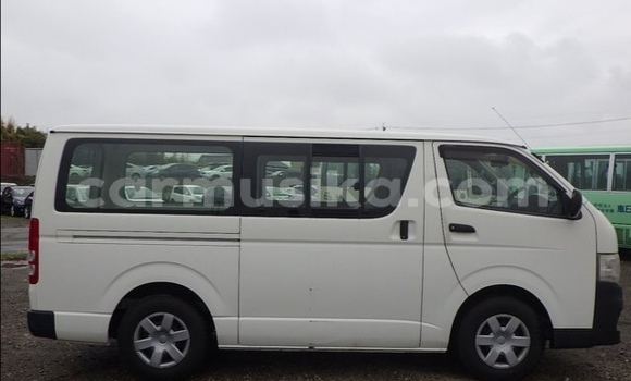 Acheter Occasion Voiture Toyota RegiusAce Blanc à Beitbridge, Matabeleland South Acheter Occasion Voiture Toyota RegiusAce Blanc à Beitbridge, Matabeleland South