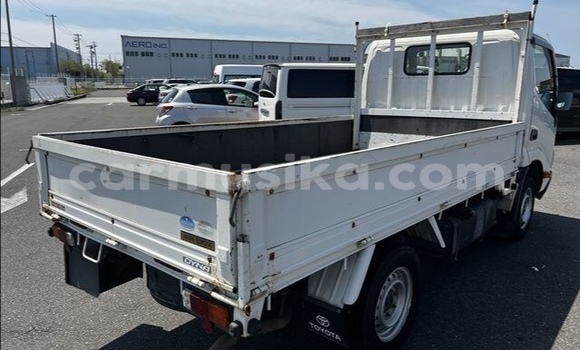 Tenga Tsaru Toyota Dyna Chena Rori in Beitbridge in Matabeleland South Tenga Tsaru Toyota Dyna Chena Rori in Beitbridge in Matabeleland South