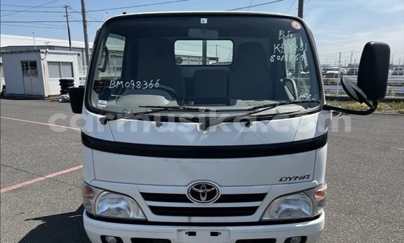 Tenga Tsaru Toyota Dyna Chena Rori in Beitbridge in Matabeleland South Tenga Tsaru Toyota Dyna Chena Rori in Beitbridge in Matabeleland South