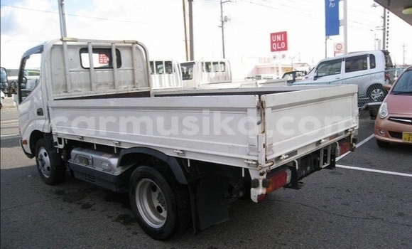 Acheter Occasion Voiture Hummer H2 Blanc à Beitbridge, Matabeleland South Acheter Occasion Voiture Hummer H2 Blanc à Beitbridge, Matabeleland South