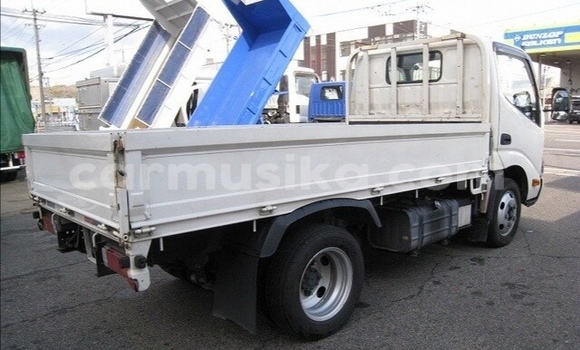 Acheter Occasion Voiture Hummer H2 Blanc à Beitbridge, Matabeleland South Acheter Occasion Voiture Hummer H2 Blanc à Beitbridge, Matabeleland South