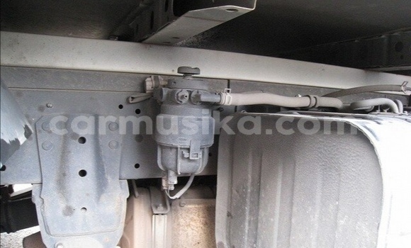 Acheter Occasion Voiture Hummer H2 Blanc à Beitbridge, Matabeleland South Acheter Occasion Voiture Hummer H2 Blanc à Beitbridge, Matabeleland South