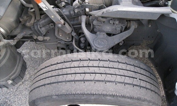 Acheter Occasion Voiture Hummer H2 Blanc à Beitbridge, Matabeleland South Acheter Occasion Voiture Hummer H2 Blanc à Beitbridge, Matabeleland South