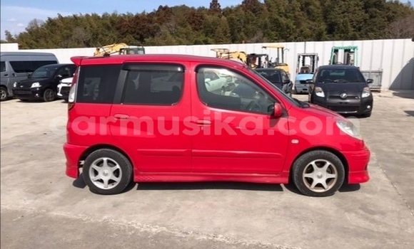 Tenga Tsaru Toyota FunCargo Tsvuku Mota in Beitbridge in Matabeleland South Tenga Tsaru Toyota FunCargo Tsvuku Mota in Beitbridge in Matabeleland South