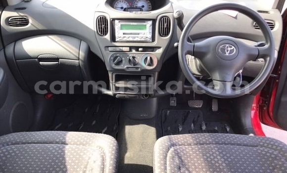 Tenga Tsaru Toyota FunCargo Tsvuku Mota in Beitbridge in Matabeleland South Tenga Tsaru Toyota FunCargo Tsvuku Mota in Beitbridge in Matabeleland South