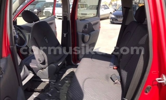 Tenga Tsaru Toyota FunCargo Tsvuku Mota in Beitbridge in Matabeleland South Tenga Tsaru Toyota FunCargo Tsvuku Mota in Beitbridge in Matabeleland South