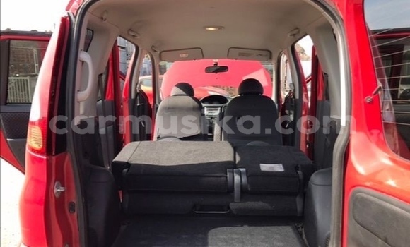 Tenga Tsaru Toyota FunCargo Tsvuku Mota in Beitbridge in Matabeleland South Tenga Tsaru Toyota FunCargo Tsvuku Mota in Beitbridge in Matabeleland South