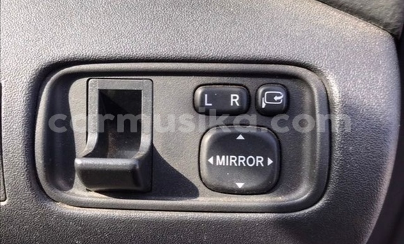 Tenga Tsaru Toyota FunCargo Tsvuku Mota in Beitbridge in Matabeleland South Tenga Tsaru Toyota FunCargo Tsvuku Mota in Beitbridge in Matabeleland South