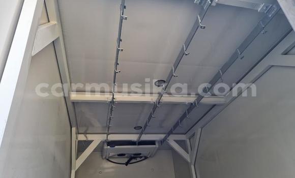 Acheter Occasion Voiture Hyundai H200 Blanc à Beitbridge, Matabeleland South Acheter Occasion Voiture Hyundai H200 Blanc à Beitbridge, Matabeleland South