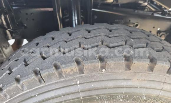 Acheter Occasion Voiture Hyundai H200 Blanc à Beitbridge, Matabeleland South Acheter Occasion Voiture Hyundai H200 Blanc à Beitbridge, Matabeleland South