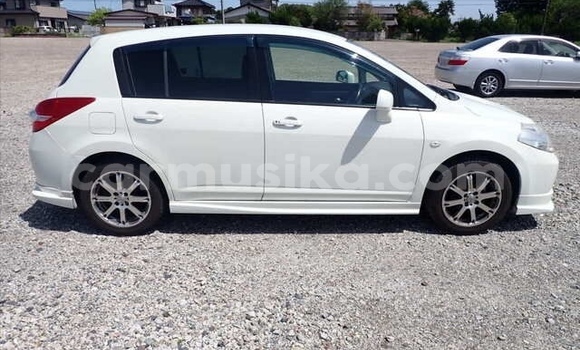 Acheter Occasion Voiture Nissan Tiida Blanc à Beitbridge, Matabeleland South Acheter Occasion Voiture Nissan Tiida Blanc à Beitbridge, Matabeleland South