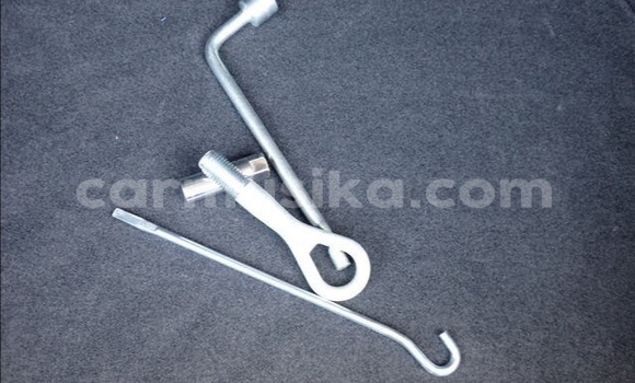 Acheter Occasion Voiture Nissan Tiida Blanc à Beitbridge, Matabeleland South Acheter Occasion Voiture Nissan Tiida Blanc à Beitbridge, Matabeleland South