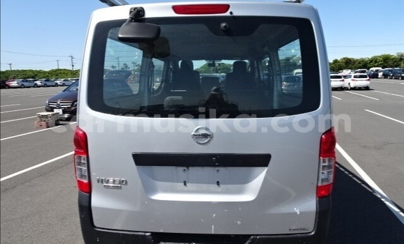 Acheter Occasion Voiture Nissan Caravan Gris à Beitbridge, Matabeleland South Acheter Occasion Voiture Nissan Caravan Gris à Beitbridge, Matabeleland South