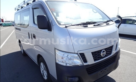 Acheter Occasion Voiture Nissan Caravan Gris à Beitbridge, Matabeleland South Acheter Occasion Voiture Nissan Caravan Gris à Beitbridge, Matabeleland South