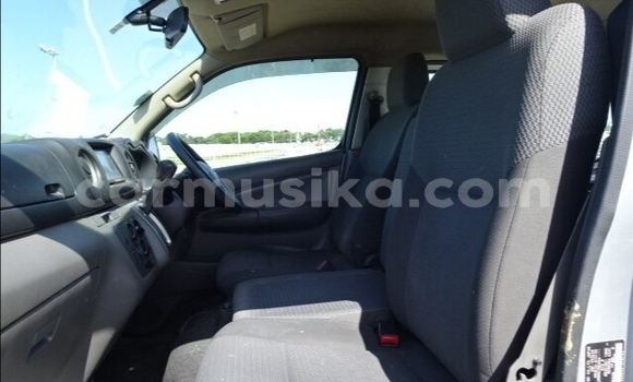 Acheter Occasion Voiture Nissan Caravan Gris à Beitbridge, Matabeleland South Acheter Occasion Voiture Nissan Caravan Gris à Beitbridge, Matabeleland South