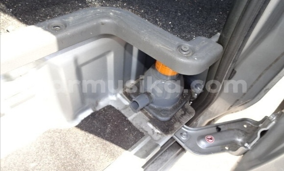 Acheter Occasion Voiture Nissan Caravan Gris à Beitbridge, Matabeleland South Acheter Occasion Voiture Nissan Caravan Gris à Beitbridge, Matabeleland South