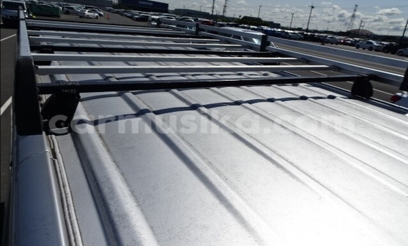 Acheter Occasion Voiture Nissan Caravan Gris à Beitbridge, Matabeleland South Acheter Occasion Voiture Nissan Caravan Gris à Beitbridge, Matabeleland South