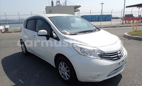 Acheter Occasion Voiture Nissan Note Blanc à Beitbridge, Matabeleland South Acheter Occasion Voiture Nissan Note Blanc à Beitbridge, Matabeleland South