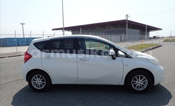 Acheter Occasion Voiture Nissan Note Blanc à Beitbridge, Matabeleland South Acheter Occasion Voiture Nissan Note Blanc à Beitbridge, Matabeleland South