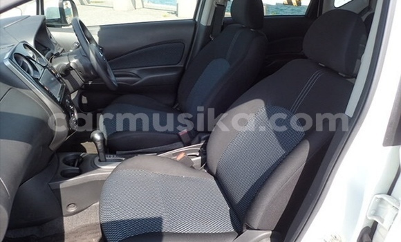 Acheter Occasion Voiture Nissan Note Blanc à Beitbridge, Matabeleland South Acheter Occasion Voiture Nissan Note Blanc à Beitbridge, Matabeleland South