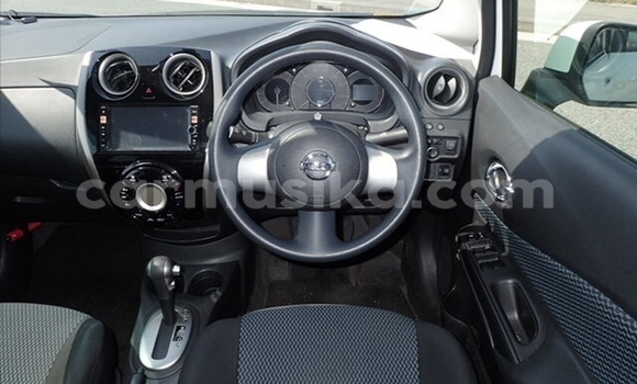 Acheter Occasion Voiture Nissan Note Blanc à Beitbridge, Matabeleland South Acheter Occasion Voiture Nissan Note Blanc à Beitbridge, Matabeleland South