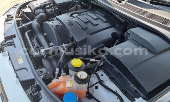 Acheter Occasion Voiture Land Rover Discovery Blanc à Beitbridge, Matabeleland South Acheter Occasion Voiture Land Rover Discovery Blanc à Beitbridge, Matabeleland South