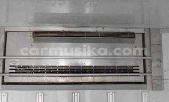 Tenga Tsaru Isuzu Elf Chena Rori in Beitbridge in Matabeleland South Tenga Tsaru Isuzu Elf Chena Rori in Beitbridge in Matabeleland South