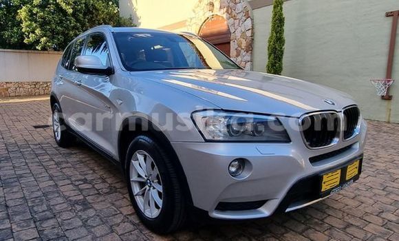 Nunua Ilio tumika BMW X3 Fedha Gari ndani ya Beitbridge nchini Matabeleland Kusini