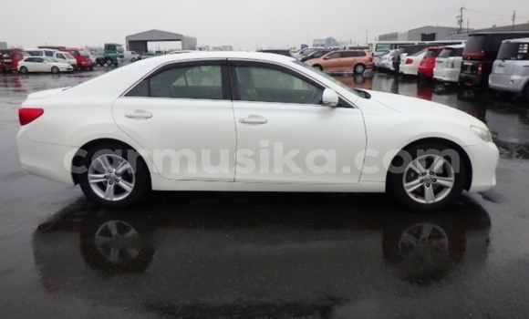 Nunua Ilio tumika Toyota Mark X Nyeupe Gari ndani ya Beitbridge nchini Matabeleland Kusini